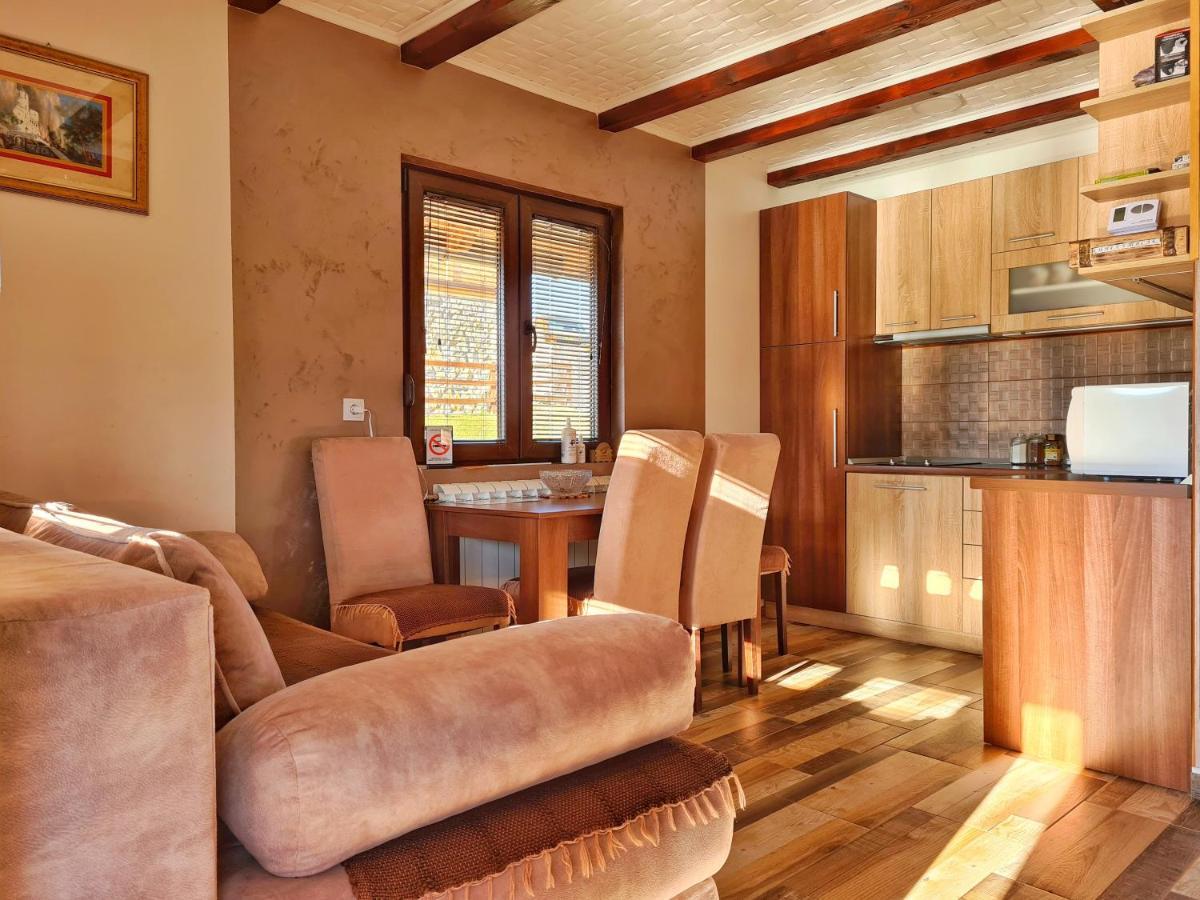 Zoranovi Konaci Villa Jevtici Exteriör bild